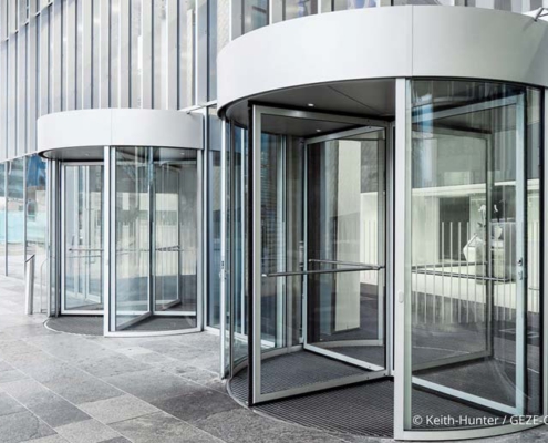 Karussell-Drehtüren_Keith-Hunter-GEZE-GmbH